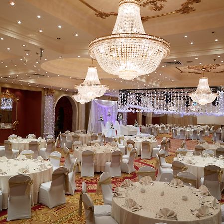 Pyramisa Suites Hotel Cairo Giza Zewnętrze zdjęcie The ballroom at the hotel