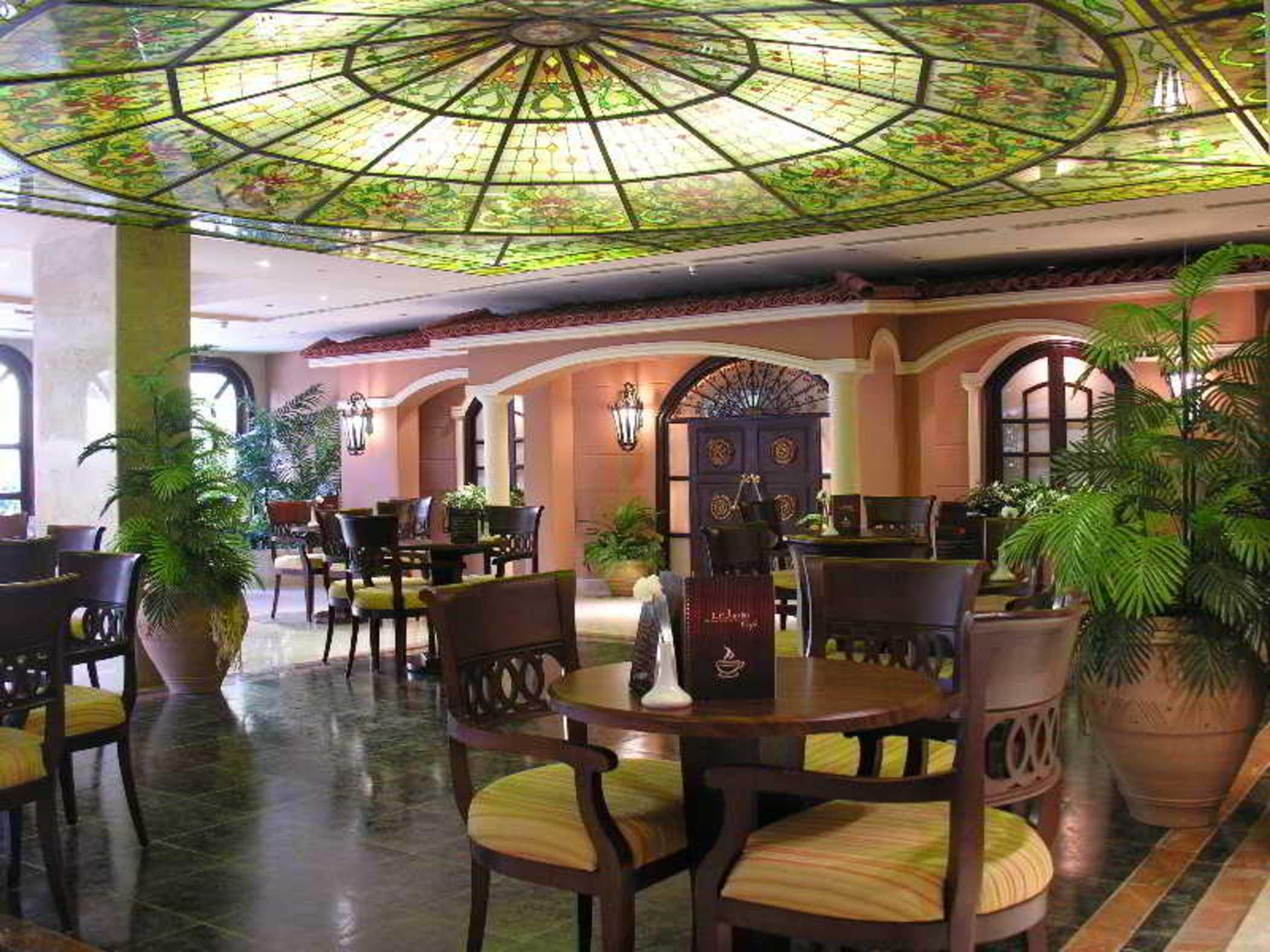 Pyramisa Suites Hotel Cairo Giza Zewnętrze zdjęcie The restaurant