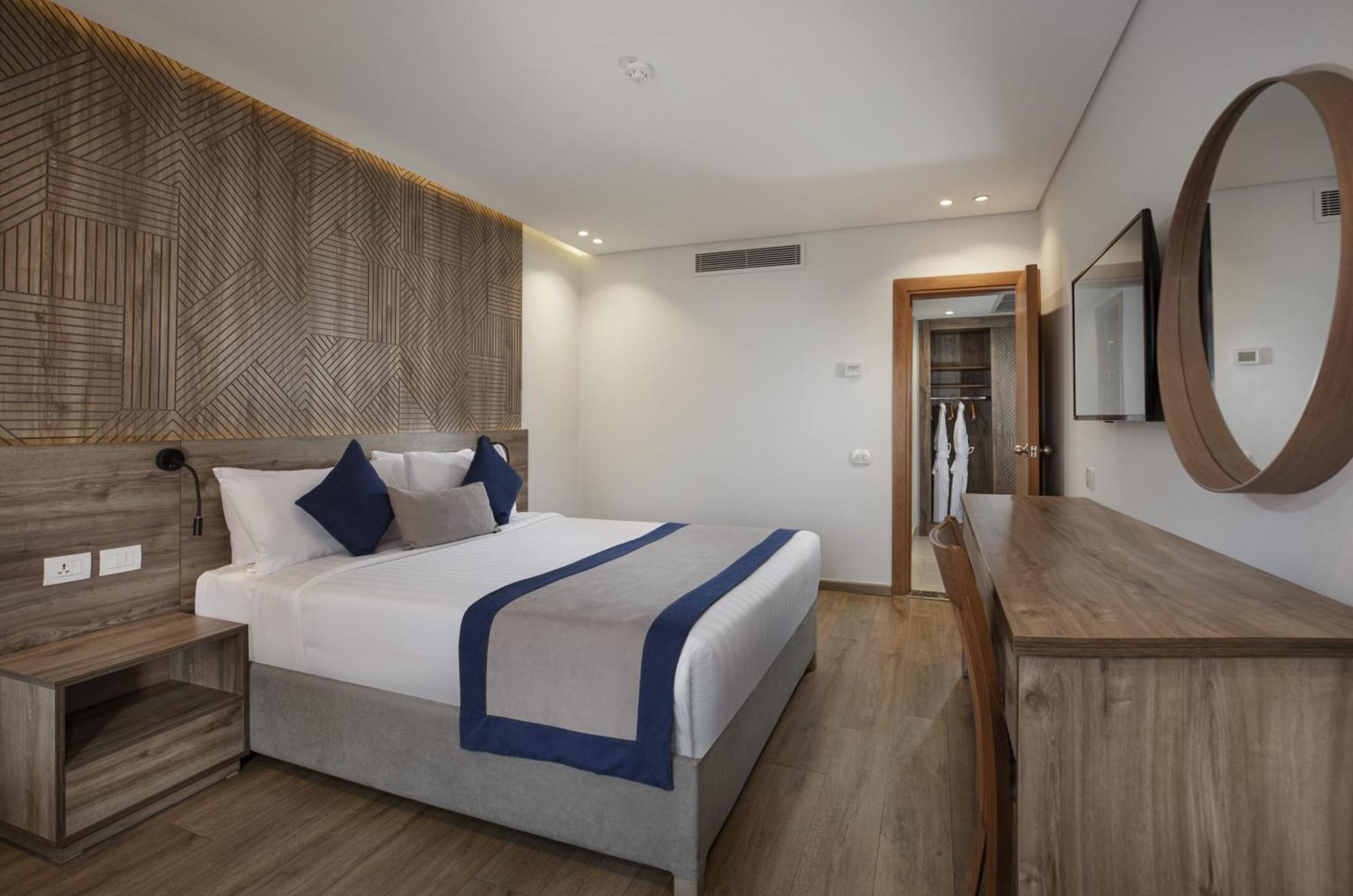 Pyramisa Suites Hotel Cairo Giza Zewnętrze zdjęcie A room at the hotel